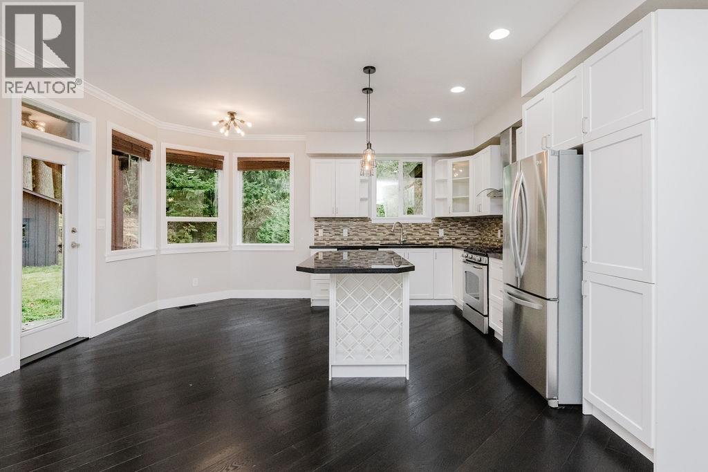 597 Oceanview Drive, Gibsons, British Columbia V0N 1V5 - Photo 13 - R3067434