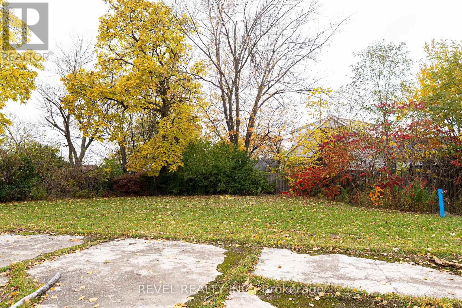 5 Haight Street, St. Catharines, Ontario  L2P 2L9 - Photo 5 - X12544384