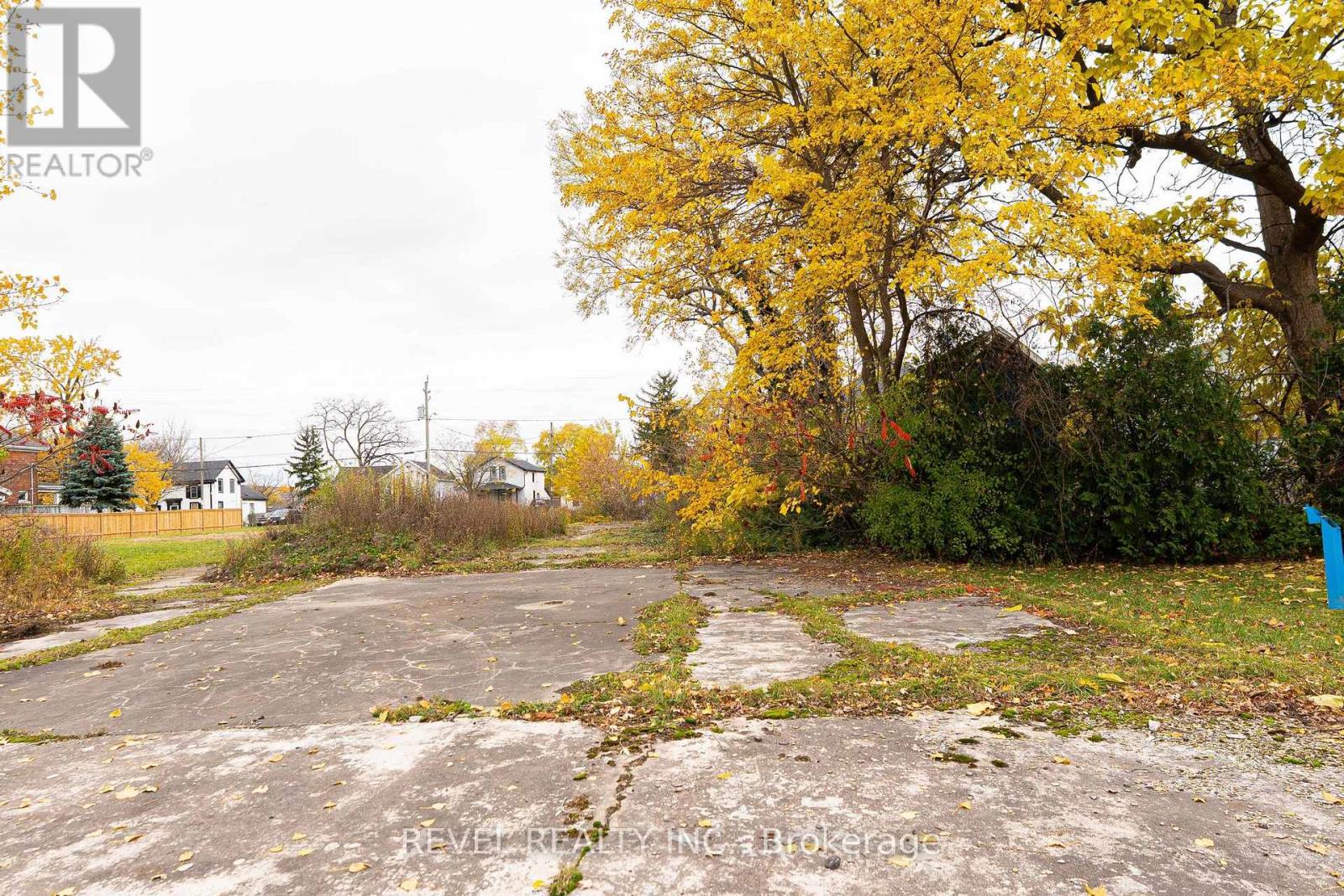 5 Haight Street, St. Catharines, Ontario  L2P 2L9 - Photo 6 - X12544384