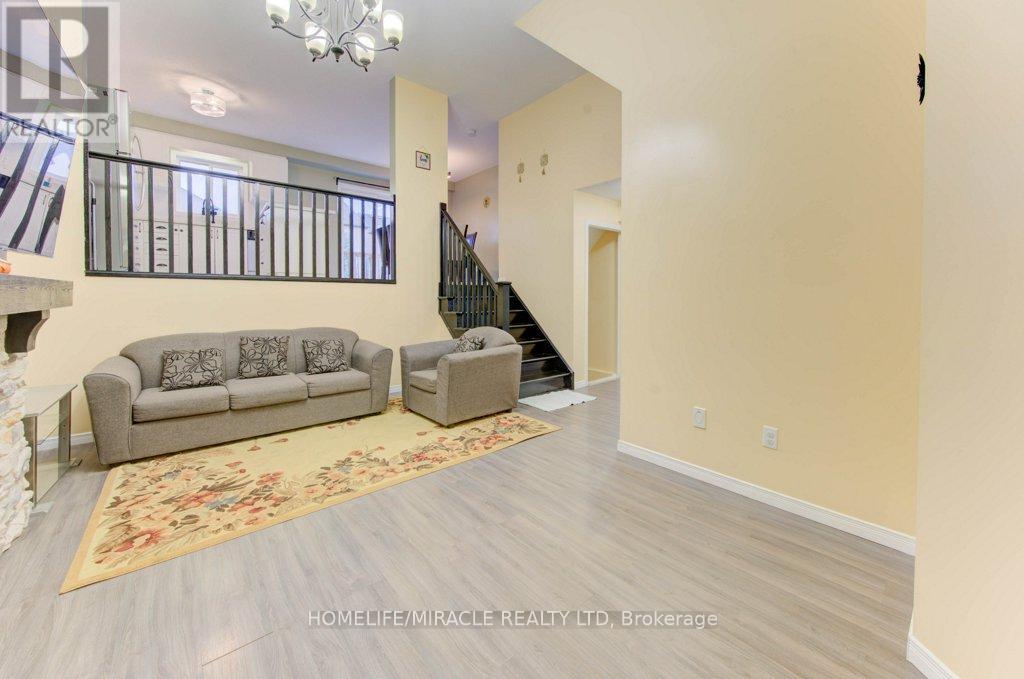 199 Cranbrook Street, Kitchener, Ontario  N2P 2X4 - Photo 5 - X12544394