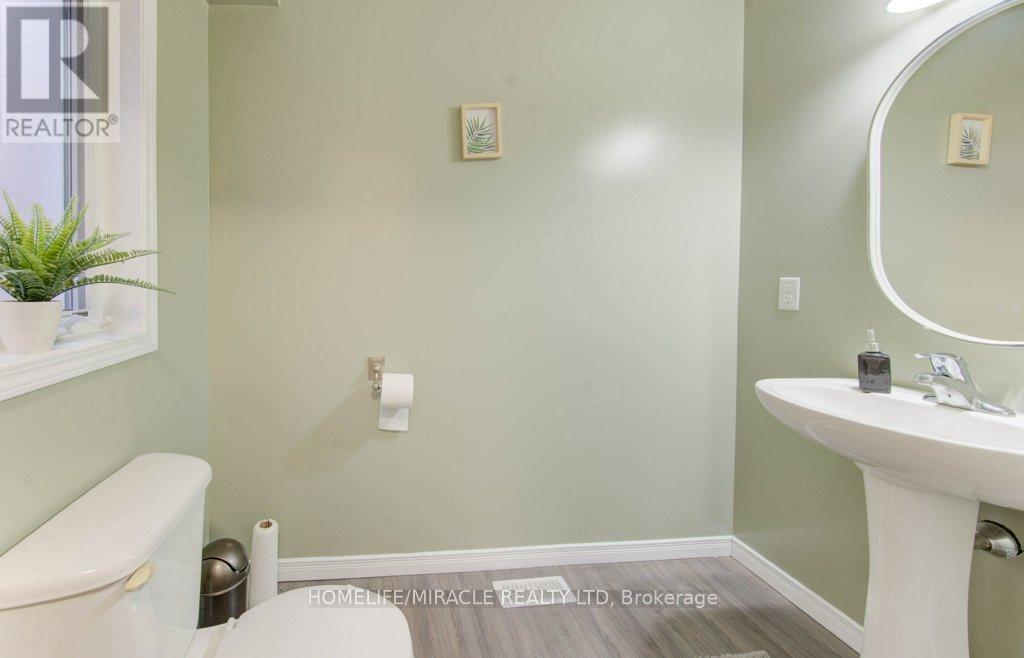 199 Cranbrook Street, Kitchener, Ontario  N2P 2X4 - Photo 9 - X12544394