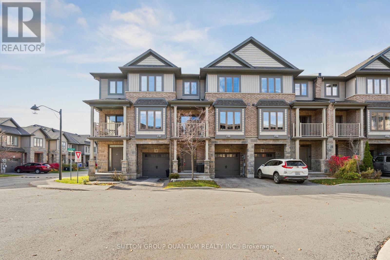 18 LAKESHORE DRIVE, Hamilton, Ontario
