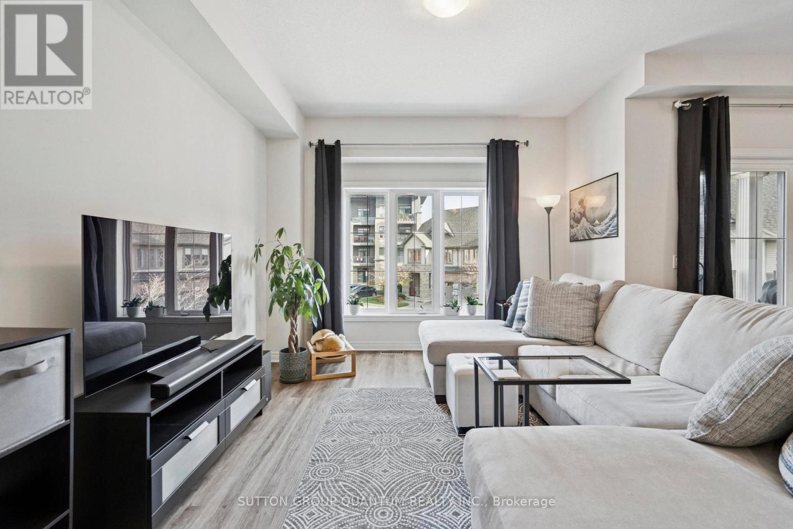 18 Lakeshore Drive, Hamilton, Ontario  L8E 0J3 - Photo 9 - X12544404