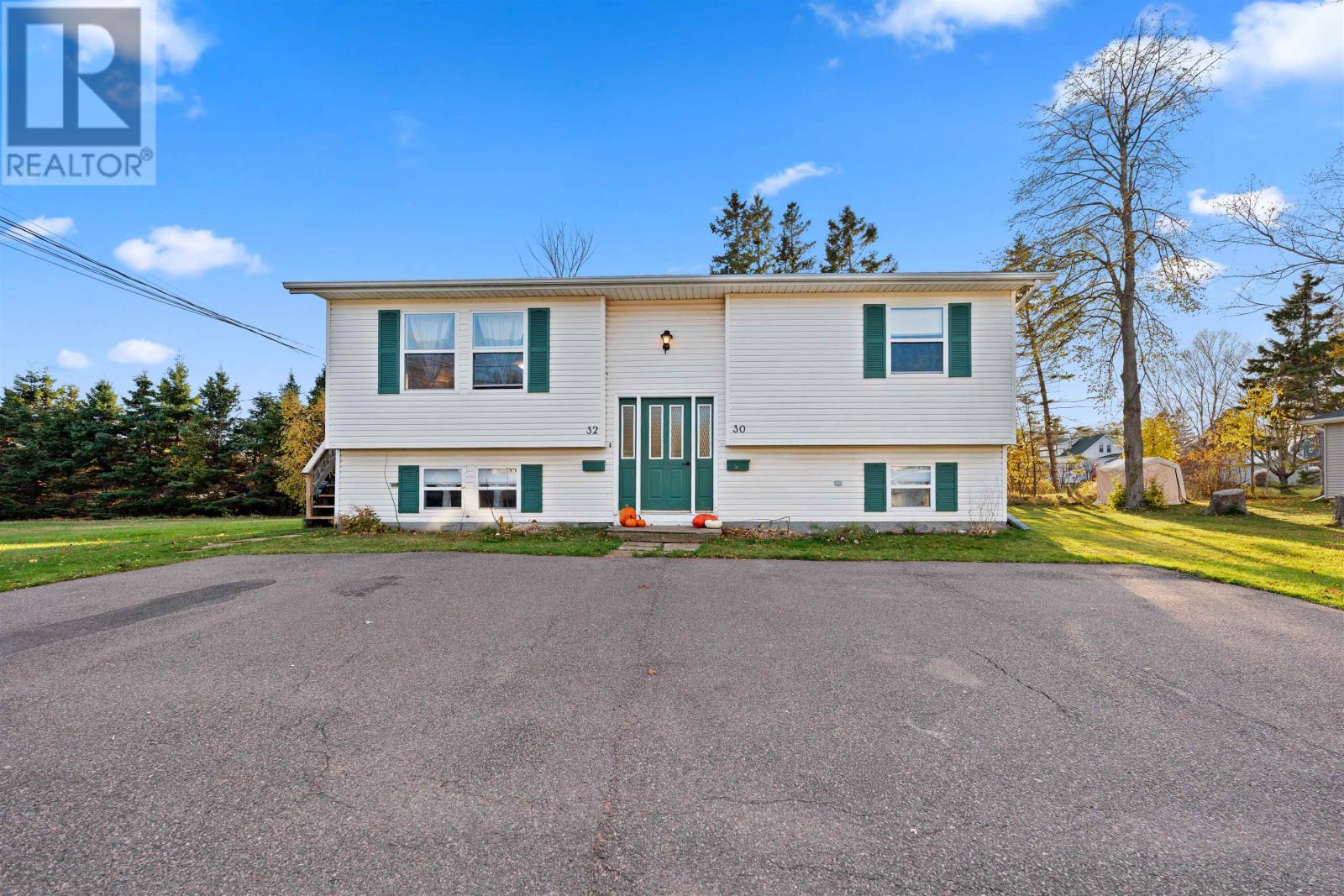 30-32 Barkley Avenue, Stratford, Prince Edward Island  C1B 1Z6 - Photo 3 - 202527951