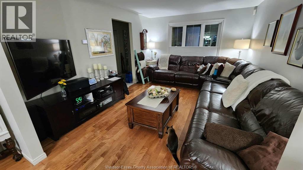 12033 St. Thomas Crescent, Tecumseh, Ontario  N8N 3V6 - Photo 10 - 25028752