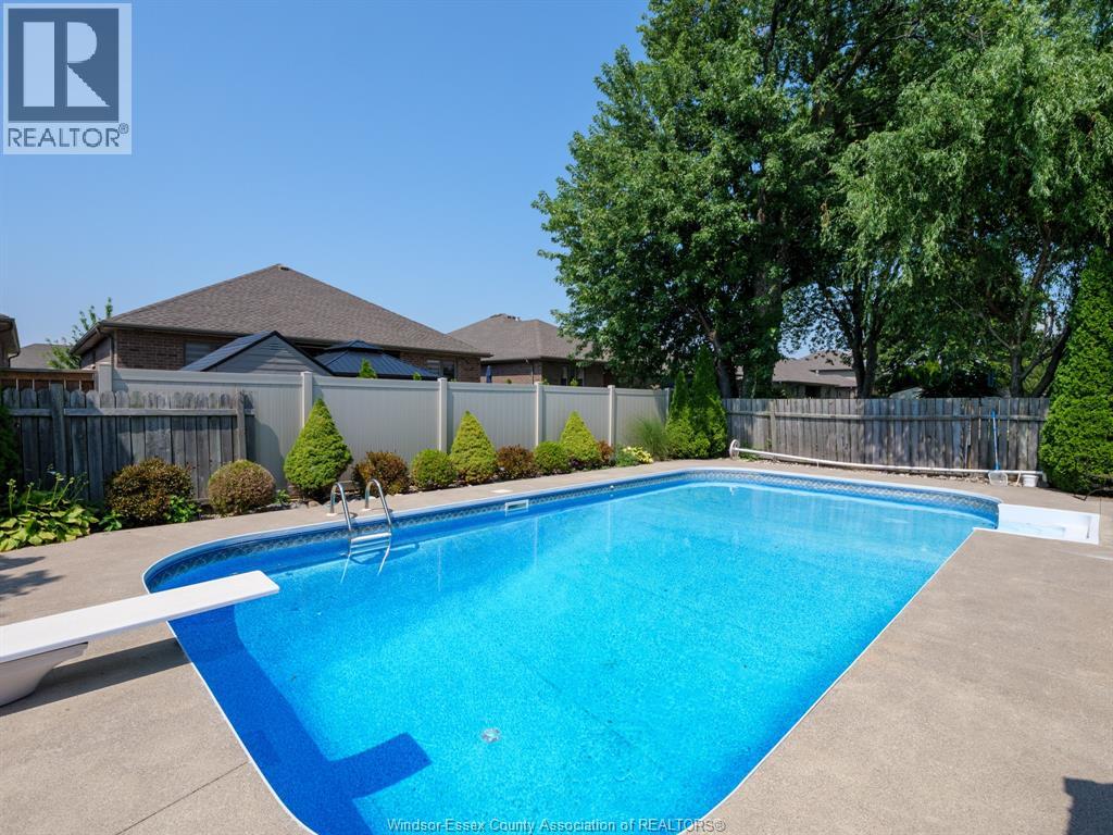 12033 St. Thomas Crescent, Tecumseh, Ontario  N8N 3V6 - Photo 33 - 25028752