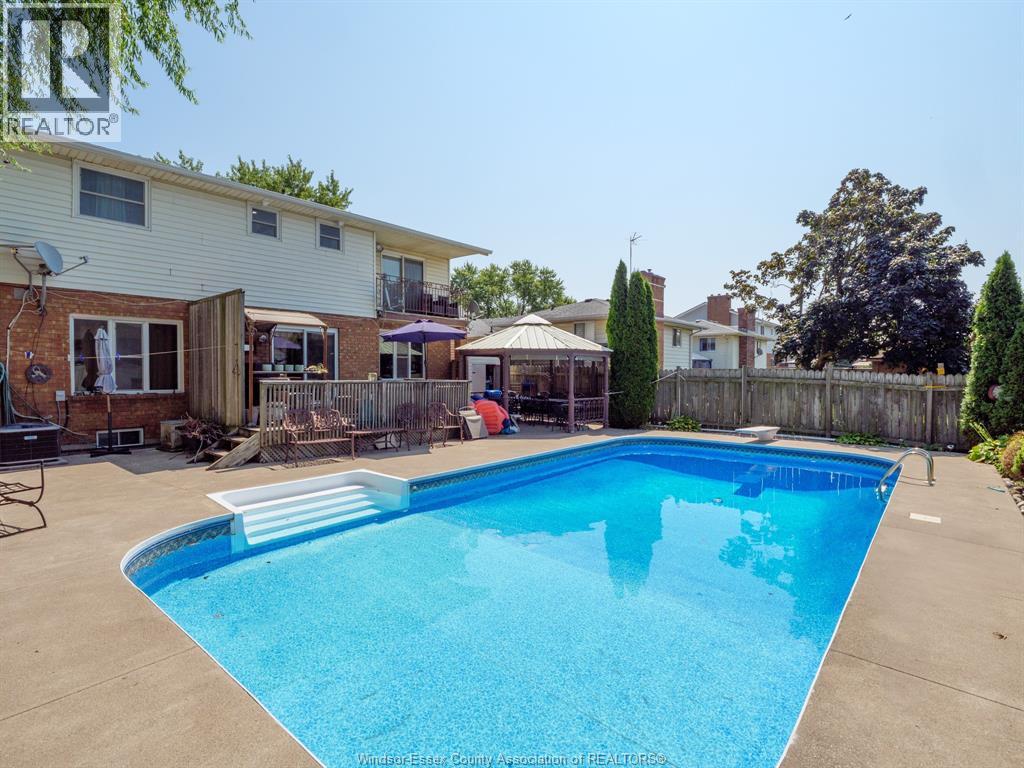 12033 St. Thomas Crescent, Tecumseh, Ontario  N8N 3V6 - Photo 38 - 25028752