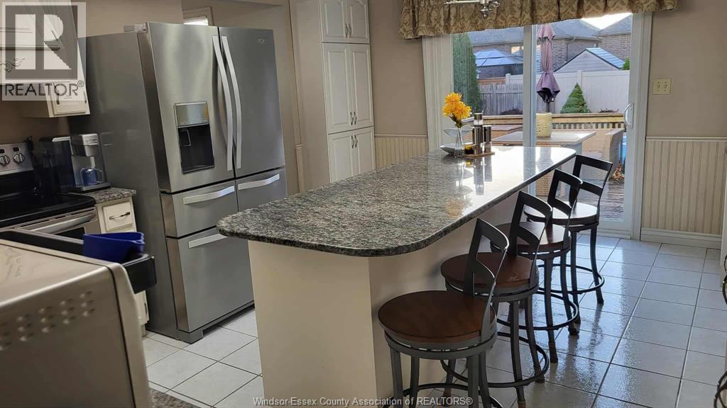 12033 St. Thomas Crescent, Tecumseh, Ontario  N8N 3V6 - Photo 6 - 25028752