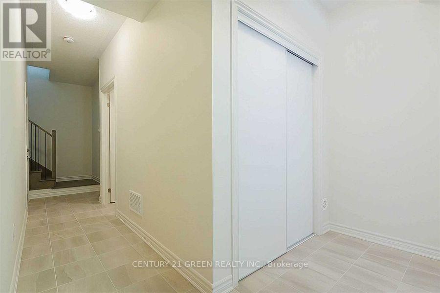 1166 Lloyd Landing Drive, Milton, Ontario L9E 1K1 - Photo 4 - W12543884