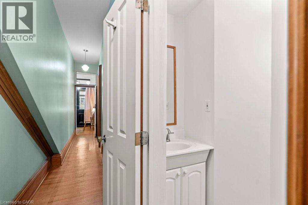 282 Main Street W, Hamilton, Ontario  L8P 1J8 - Photo 5 - 40788287