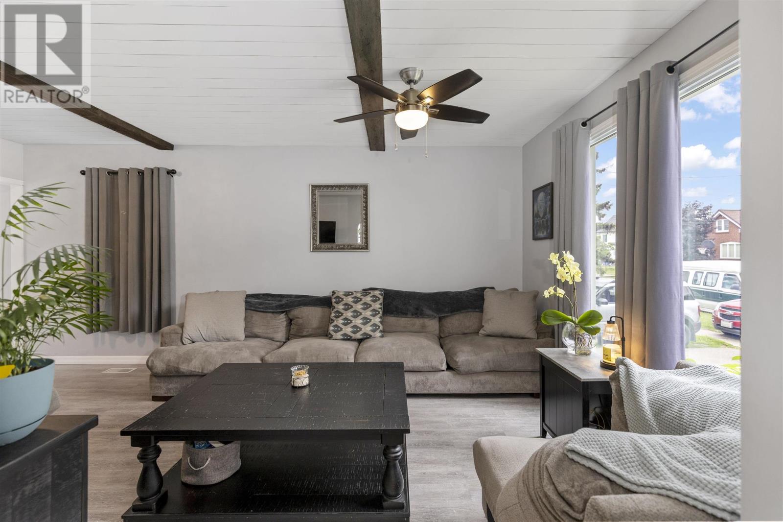 285 Third Ave, Sault Ste. Marie, Ontario P6C 4M2 - Photo 3 - SM253271