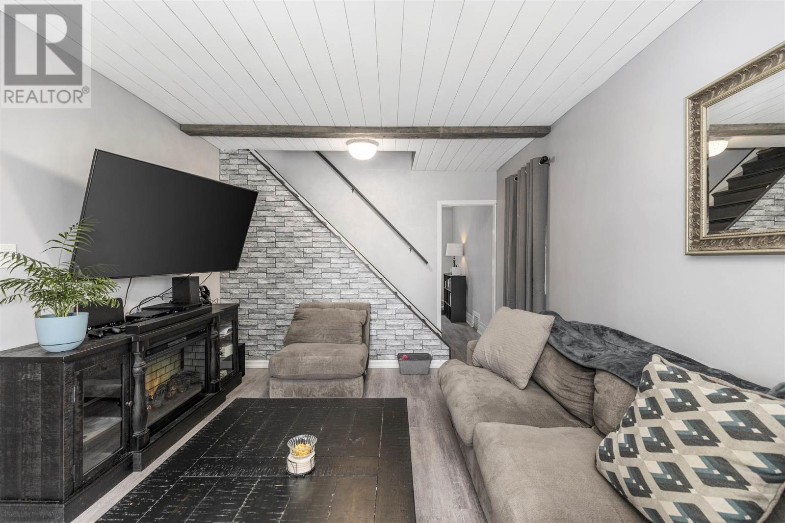 285 Third Ave, Sault Ste. Marie, Ontario P6C 4M2 - Photo 5 - SM253271