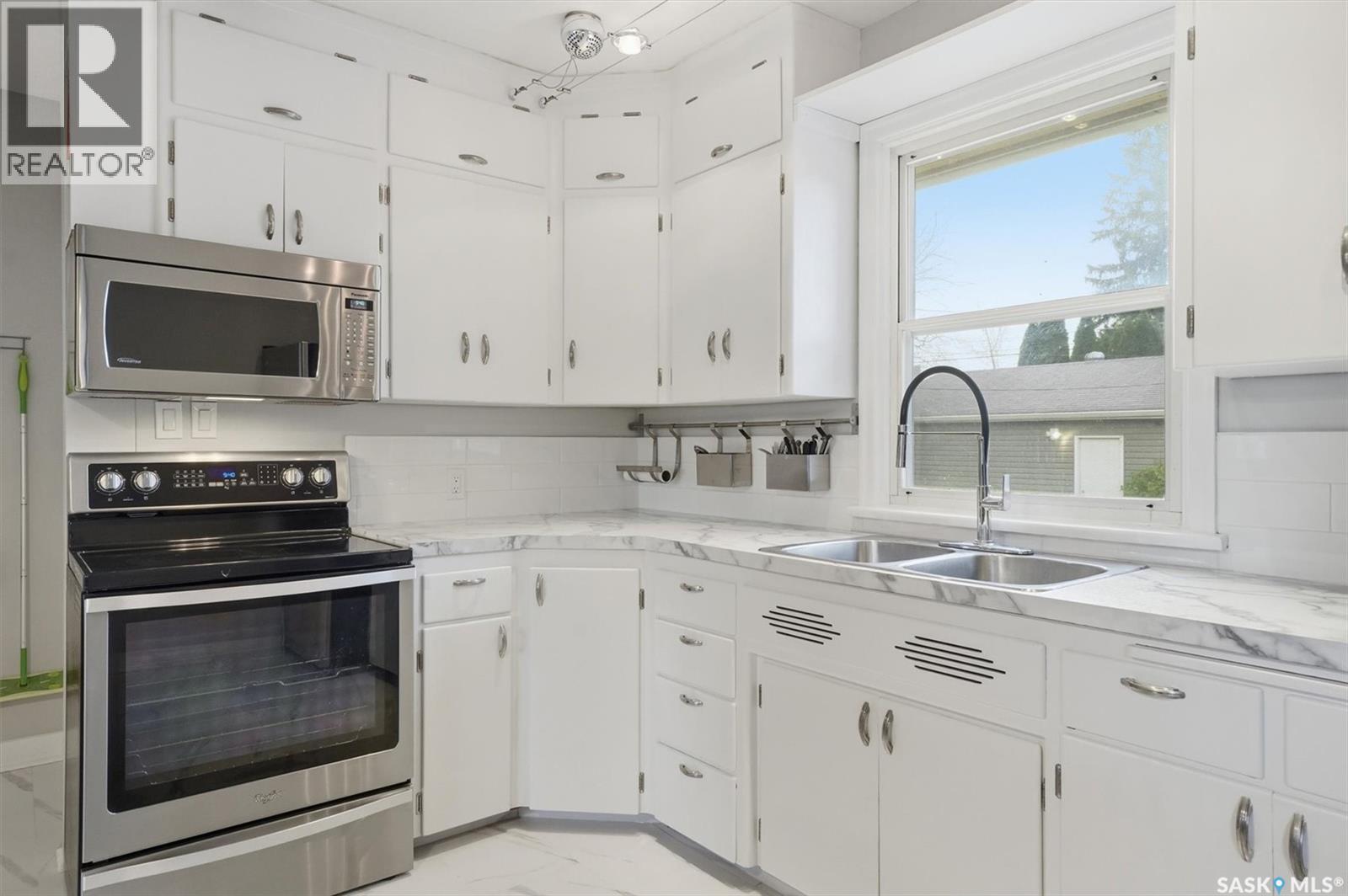 738 3rd Street E, Saskatoon, Saskatchewan  S7H 1M3 - Photo 11 - SK023925