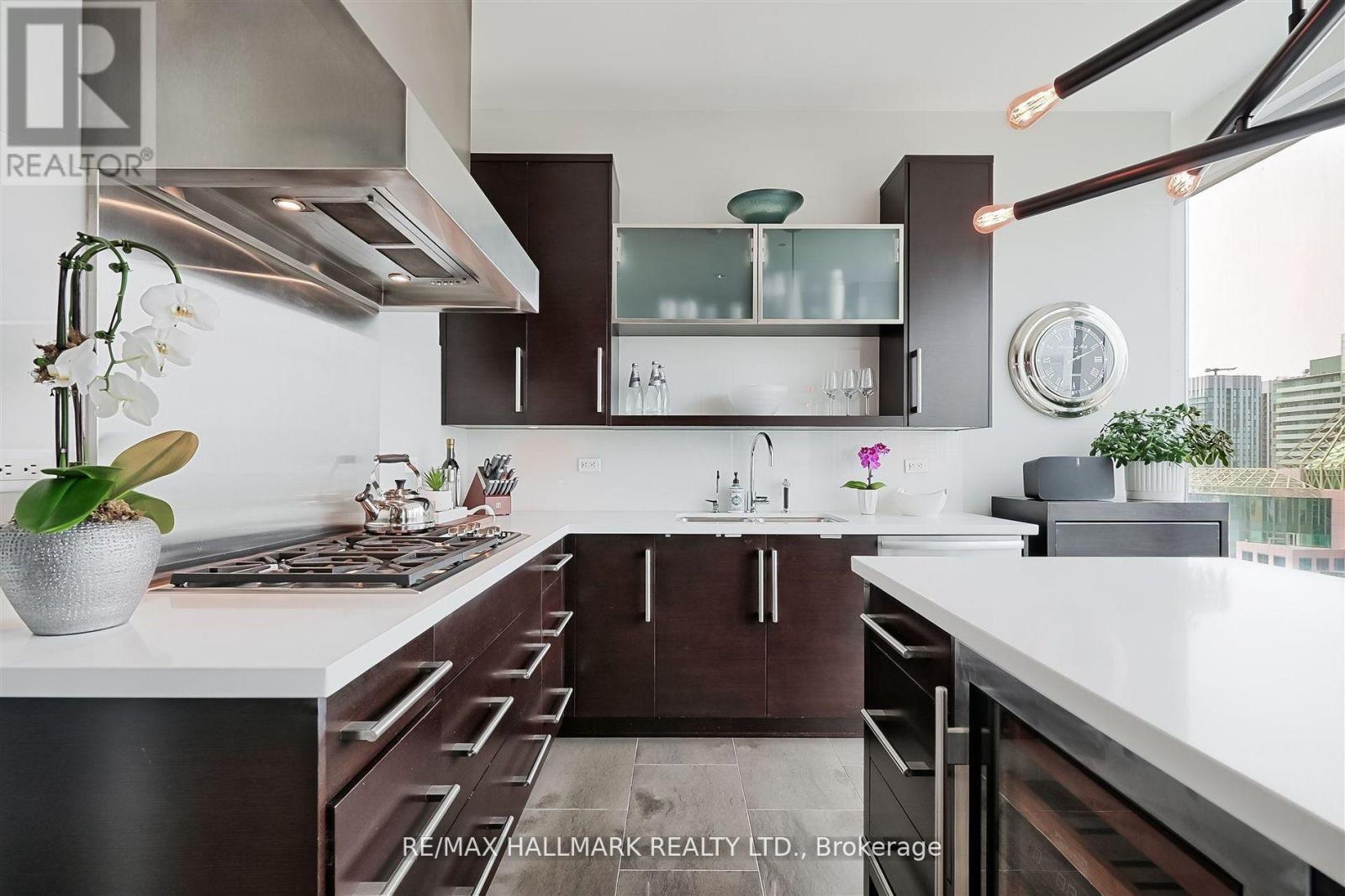 3303 - 183 Wellington Street W, Toronto, Ontario  M5V 0A1 - Photo 10 - C12544614