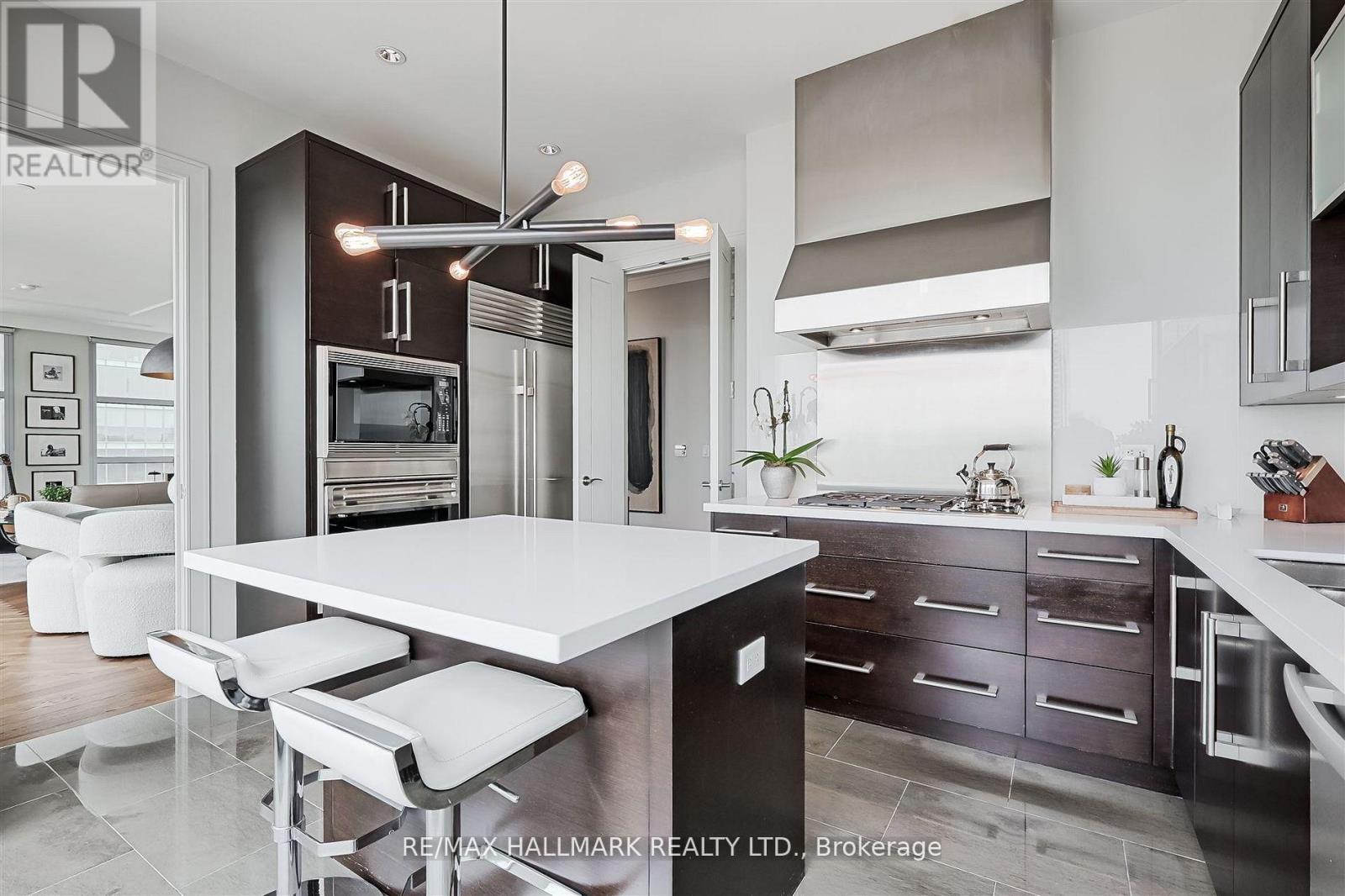 3303 - 183 Wellington Street W, Toronto, Ontario  M5V 0A1 - Photo 8 - C12544614