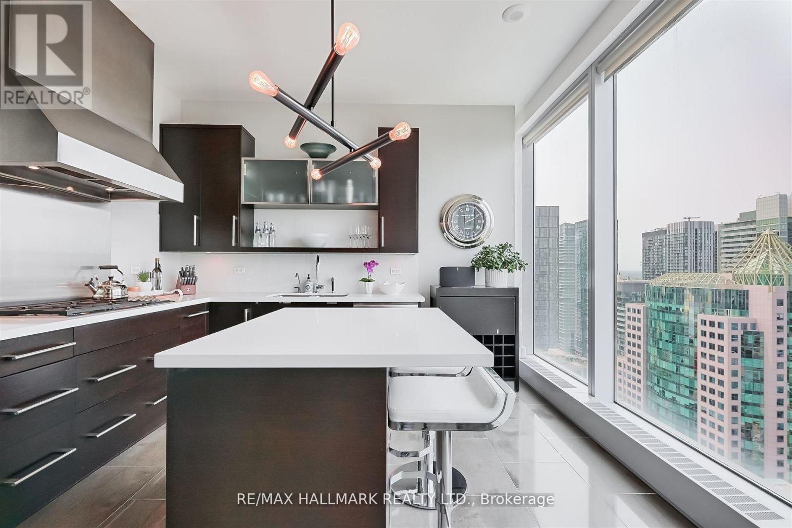 3303 - 183 Wellington Street W, Toronto, Ontario  M5V 0A1 - Photo 9 - C12544614