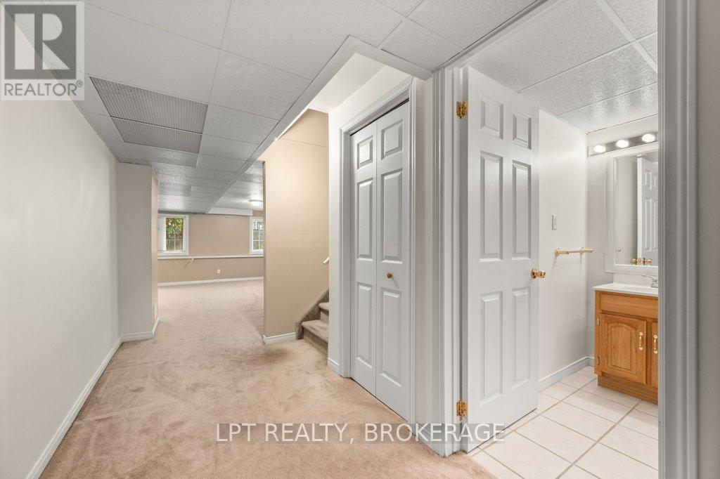 99 Dalgleish Avenue, Kingston, Ontario K7K 7E3 - Photo 31 - X12544716