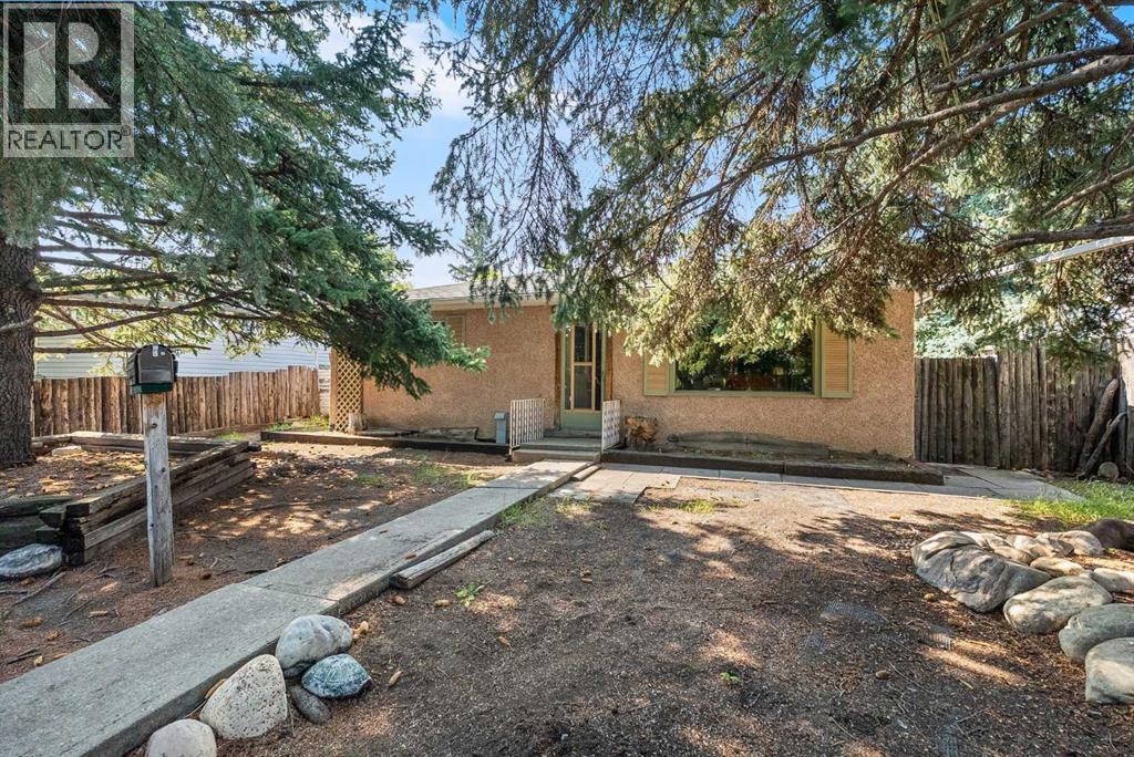 7927 36 Avenue Nw, Calgary, Alberta  T3B 1V6 - Photo 4 - A2254662