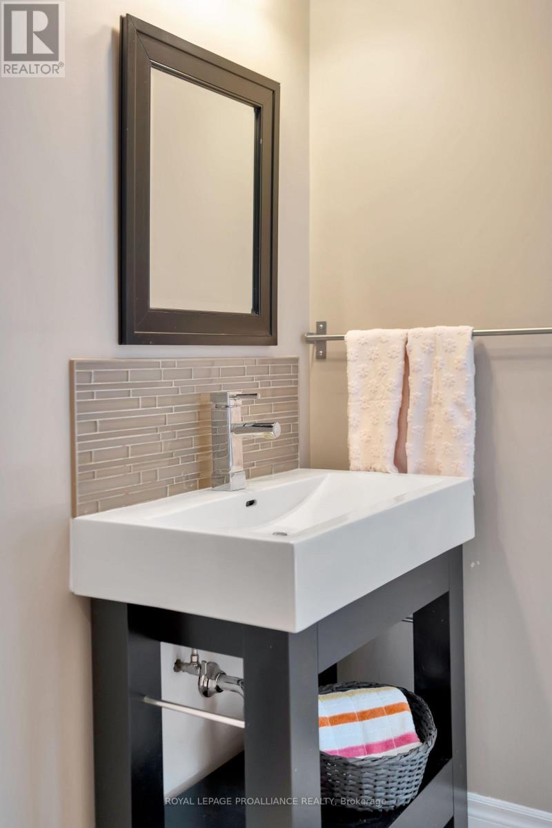 B - 134 Dufferin Avenue, Belleville, Ontario K8N 3X1 - Photo 14 - X12544836