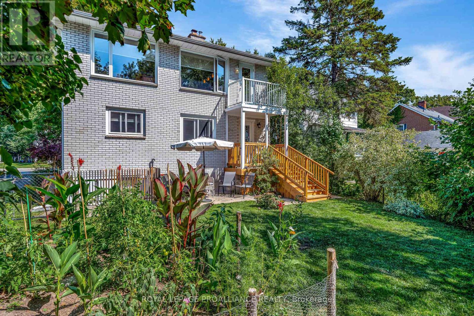 B - 134 Dufferin Avenue, Belleville, Ontario K8N 3X1 - Photo 17 - X12544836