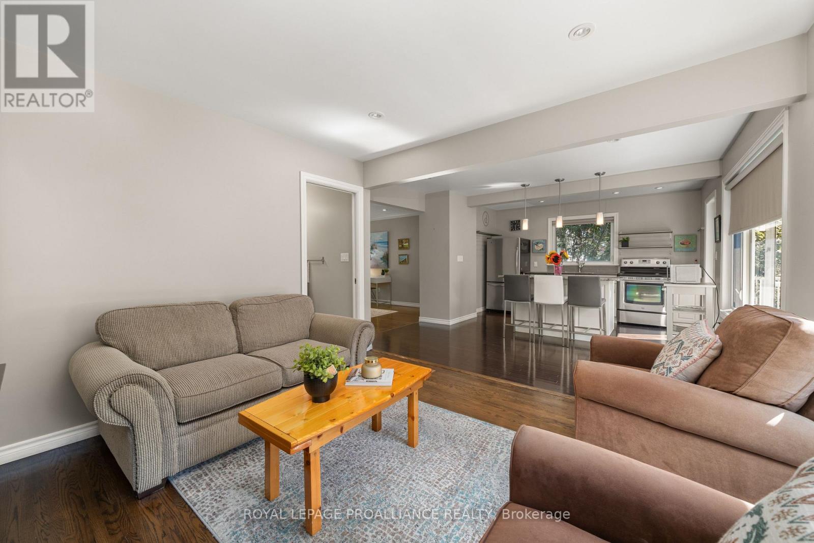 B - 134 Dufferin Avenue, Belleville, Ontario K8N 3X1 - Photo 7 - X12544836