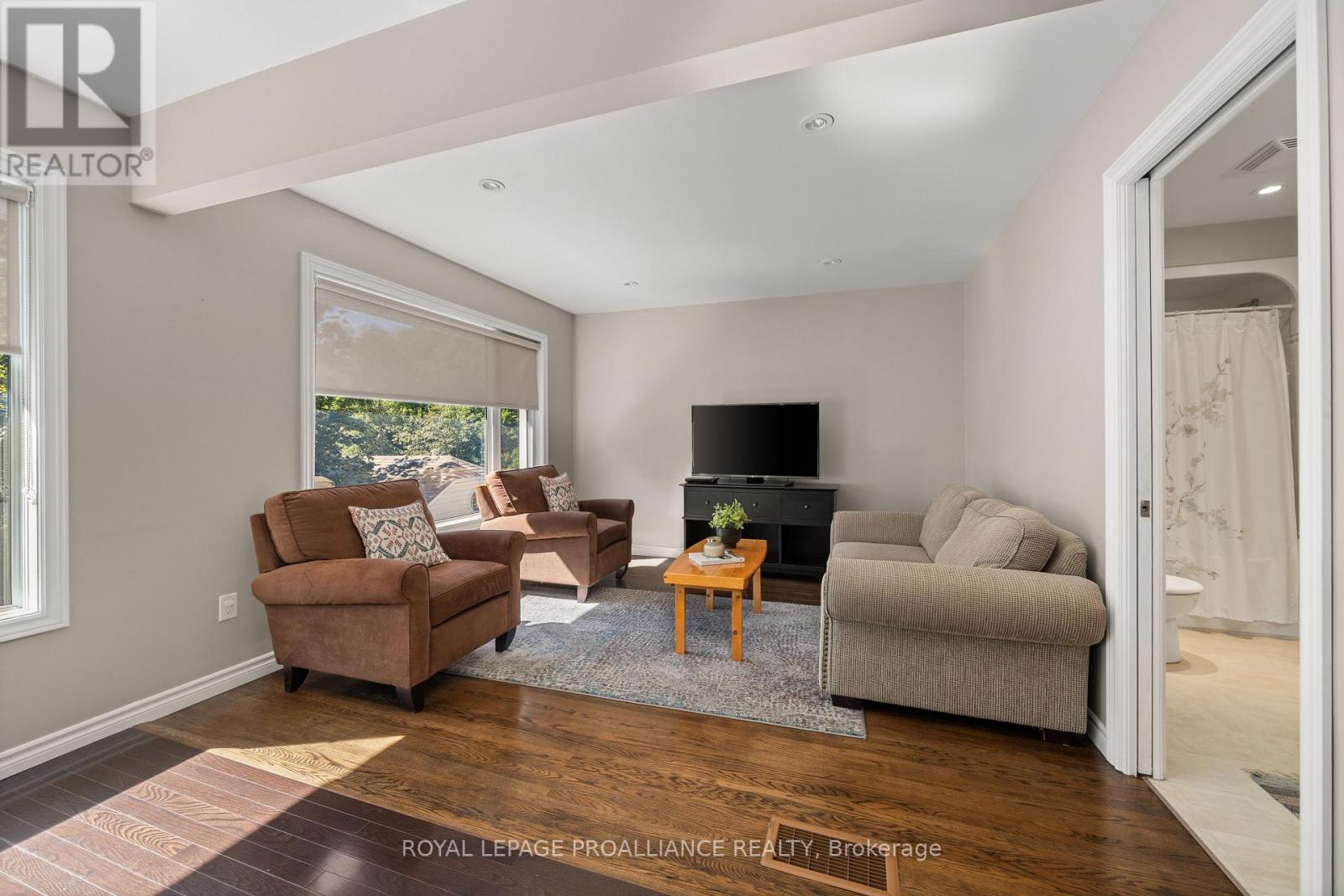 B - 134 Dufferin Avenue, Belleville, Ontario K8N 3X1 - Photo 8 - X12544836