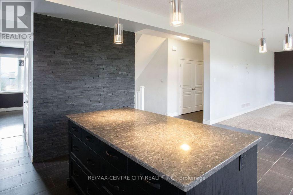 7 Turnberry Court, St. Thomas, Ontario  N5R 0G2 - Photo 12 - X12544742