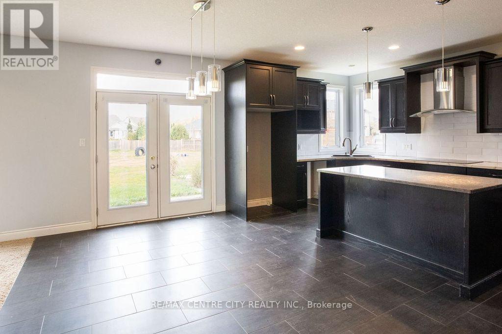 7 Turnberry Court, St. Thomas, Ontario  N5R 0G2 - Photo 13 - X12544742