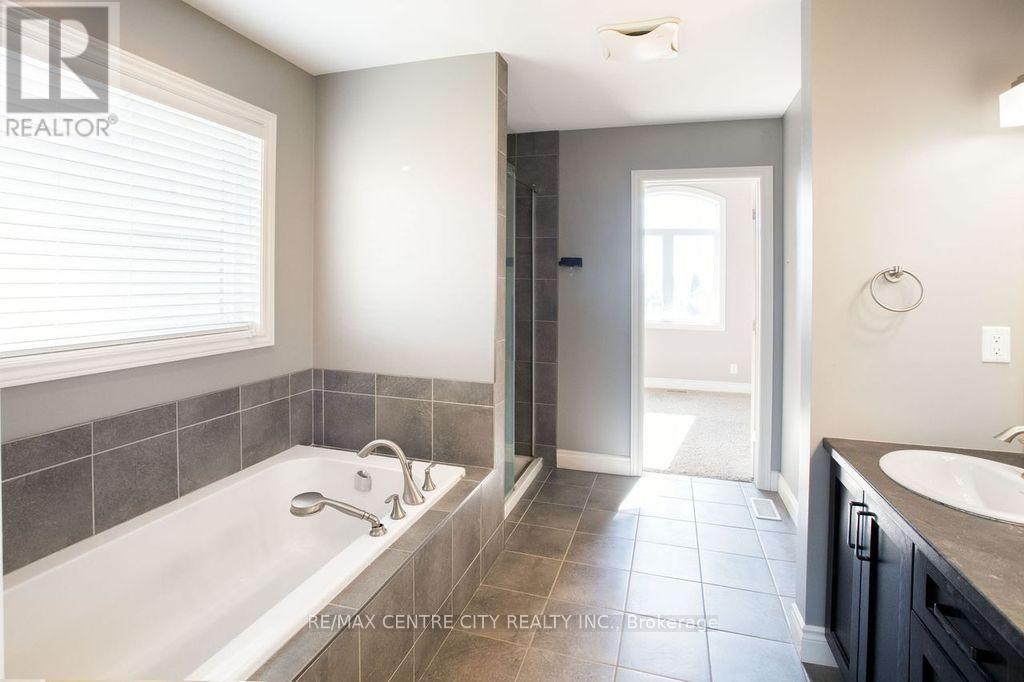 7 Turnberry Court, St. Thomas, Ontario  N5R 0G2 - Photo 27 - X12544742