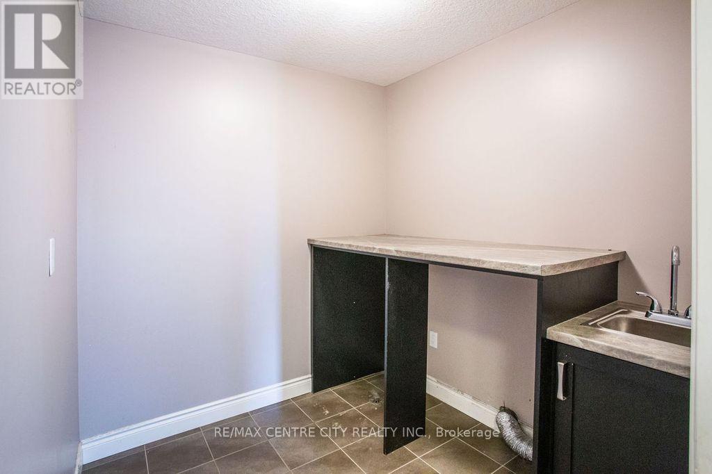 7 Turnberry Court, St. Thomas, Ontario  N5R 0G2 - Photo 38 - X12544742