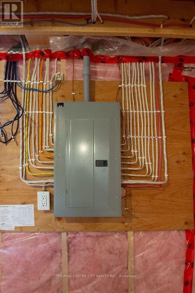 7 Turnberry Court, St. Thomas, Ontario  N5R 0G2 - Photo 45 - X12544742