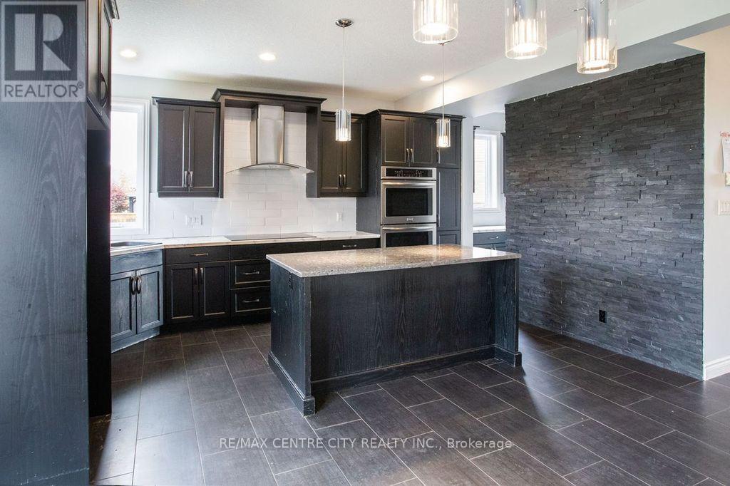 7 Turnberry Court, St. Thomas, Ontario  N5R 0G2 - Photo 8 - X12544742