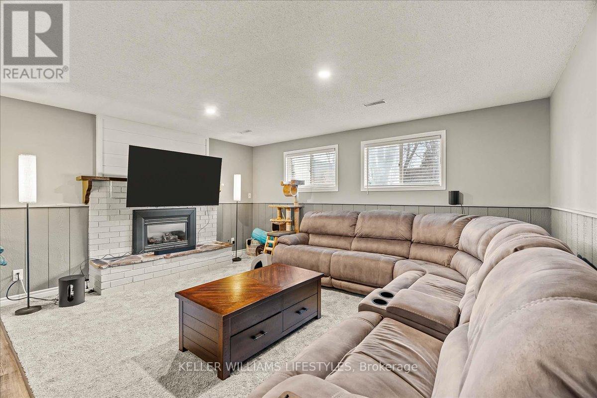 4547 William Street, Plympton-Wyoming, Ontario  N0N 1J6 - Photo 32 - X12544846