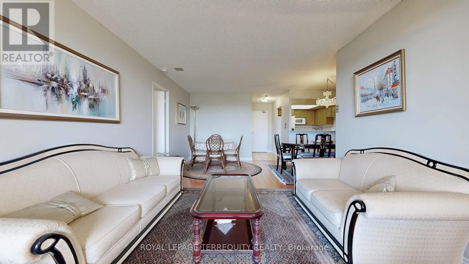 917 - 32 Clarissa Drive, Richmond Hill, Ontario  L4C 9R7 - Photo 3 - N12544596