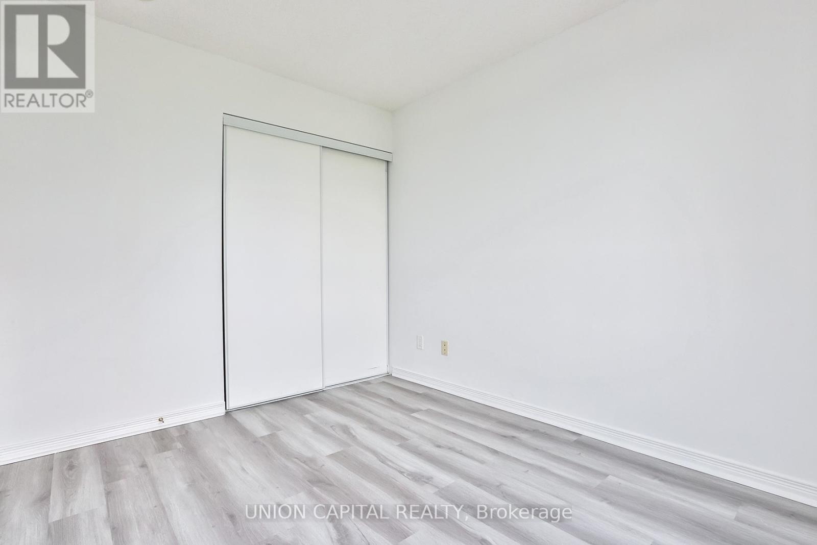 612 - 23 Oneida Crescent, Richmond Hill, Ontario  L4B 0A2 - Photo 14 - N12544666