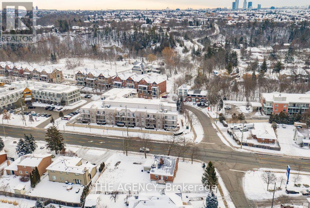 8372 Islington Avenue, Vaughan, Ontario  L4L 1X2 - Photo 5 - N12544694