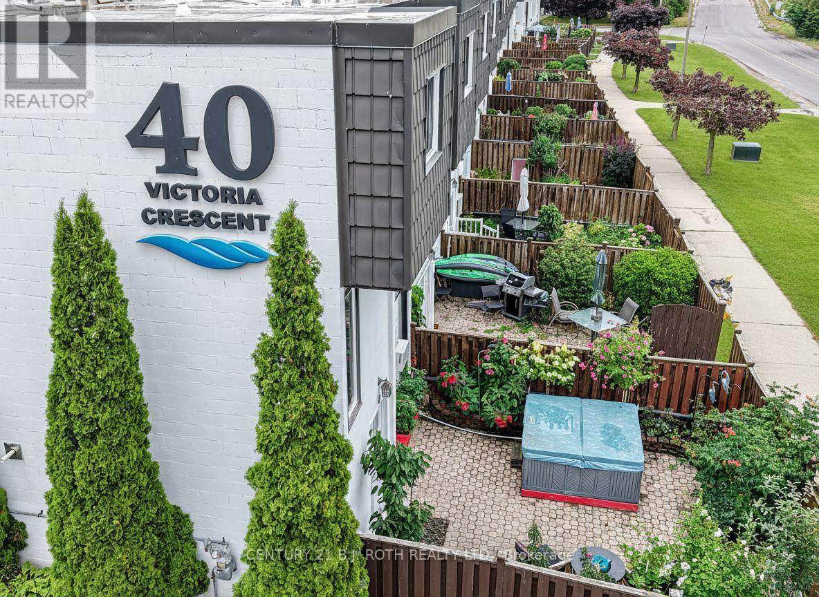 15 - 40 VICTORIA CRESCENT, Orillia, Ontario