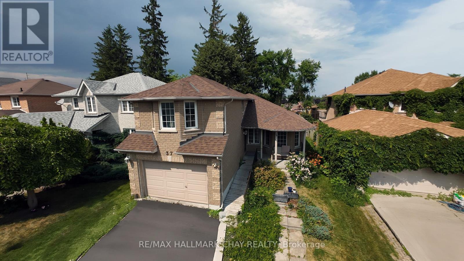 37 LOON AVENUE, Barrie, Ontario