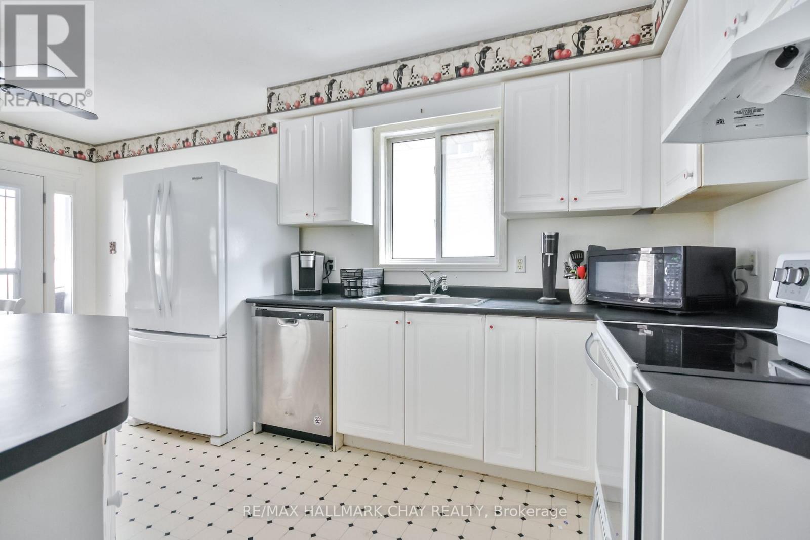 37 Loon Avenue, Barrie, Ontario  L4N 8W6 - Photo 4 - S12544678