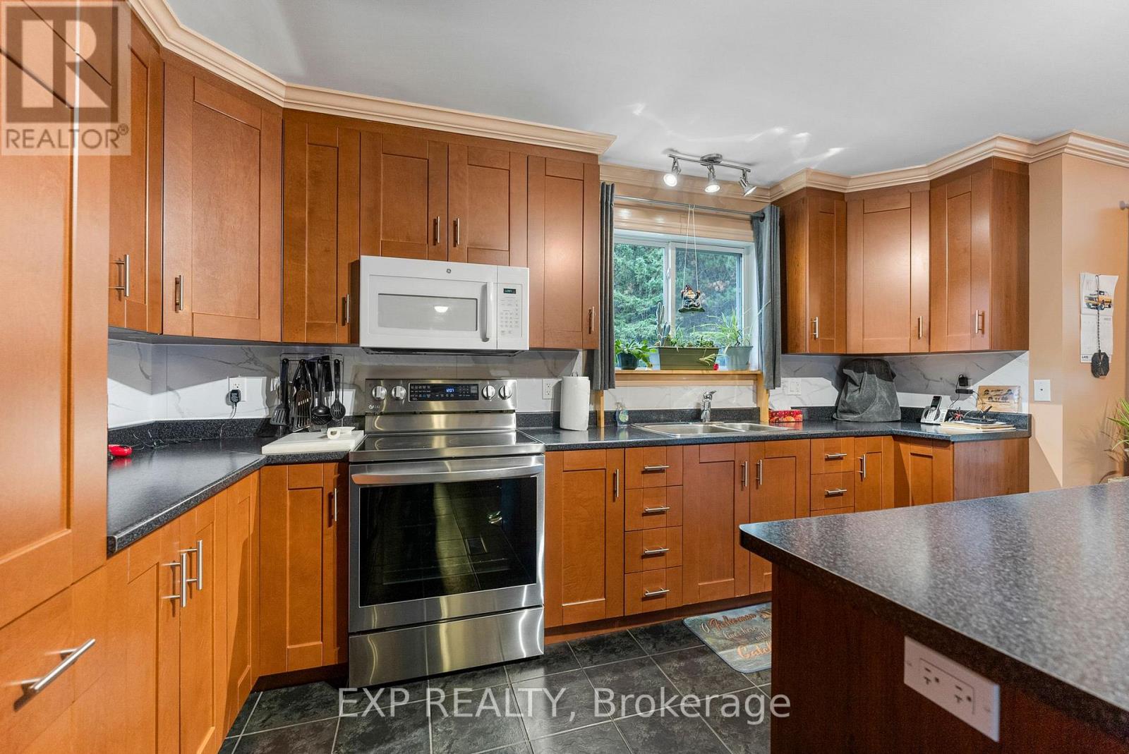 716 Cybulski Road, Madawaska Valley, Ontario  K0J 1B0 - Photo 15 - X12544876