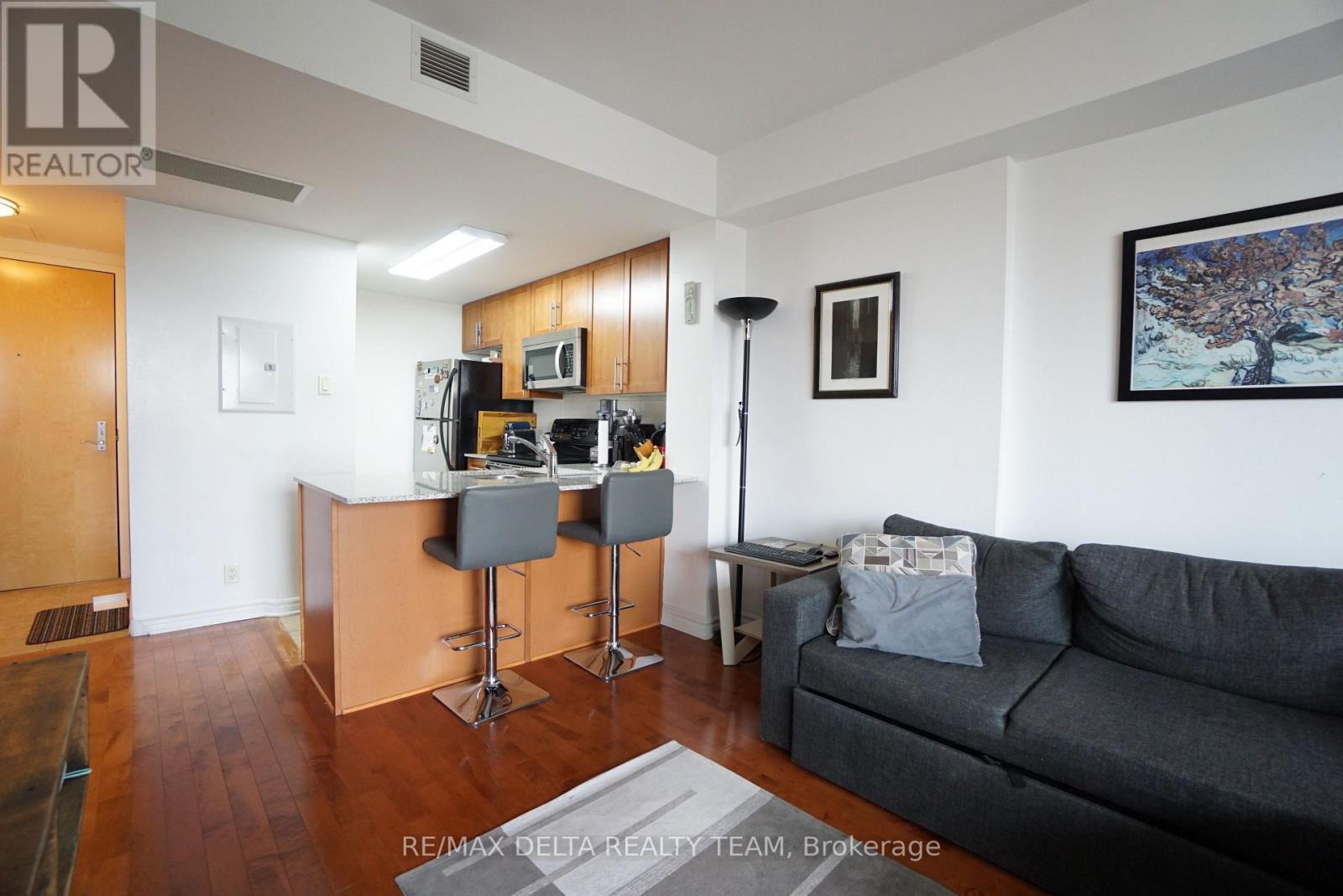 213 - 200 Lett Street, Ottawa, Ontario K1R 0A7 - Photo 8 - X12544724