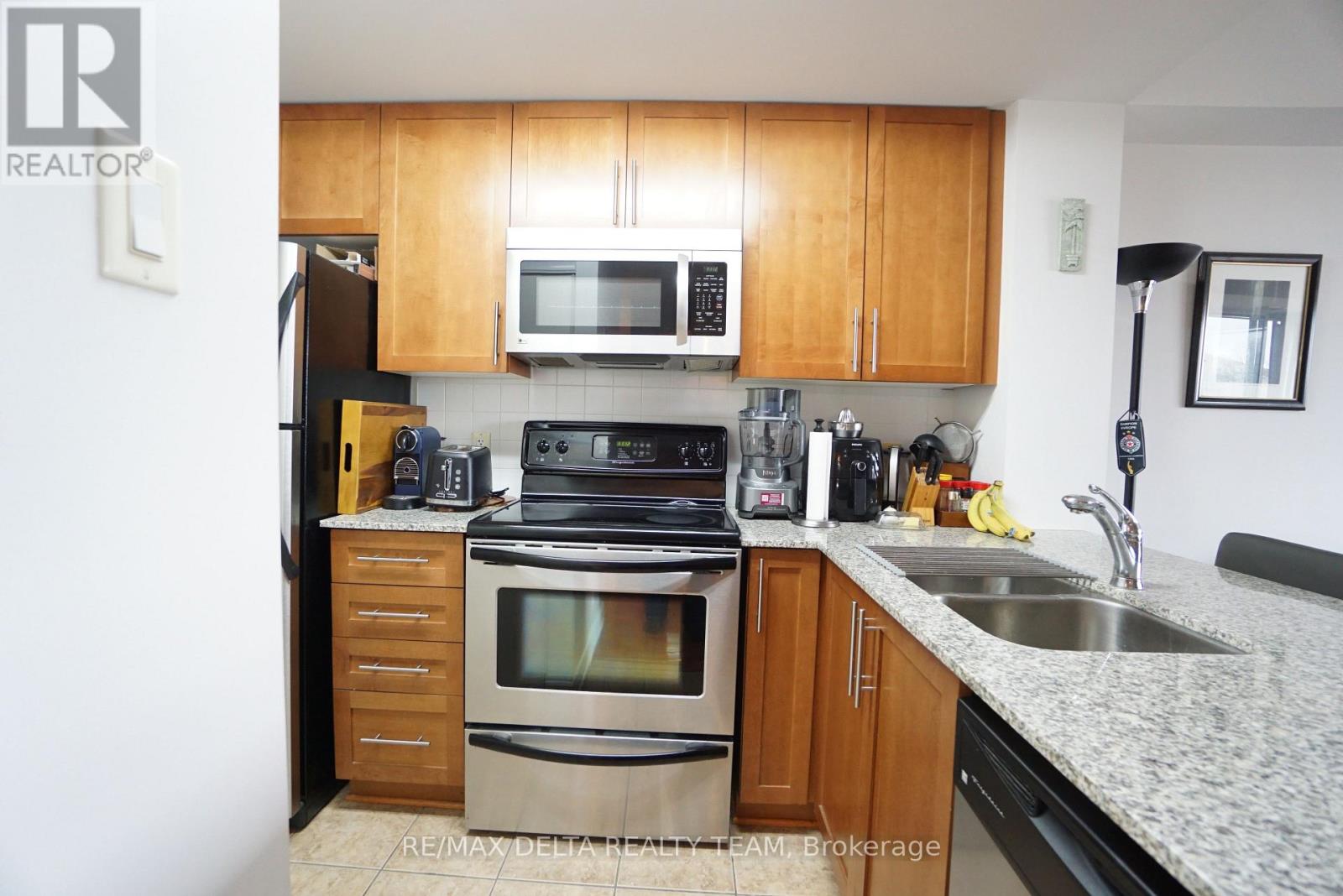 213 - 200 Lett Street, Ottawa, Ontario K1R 0A7 - Photo 9 - X12544724