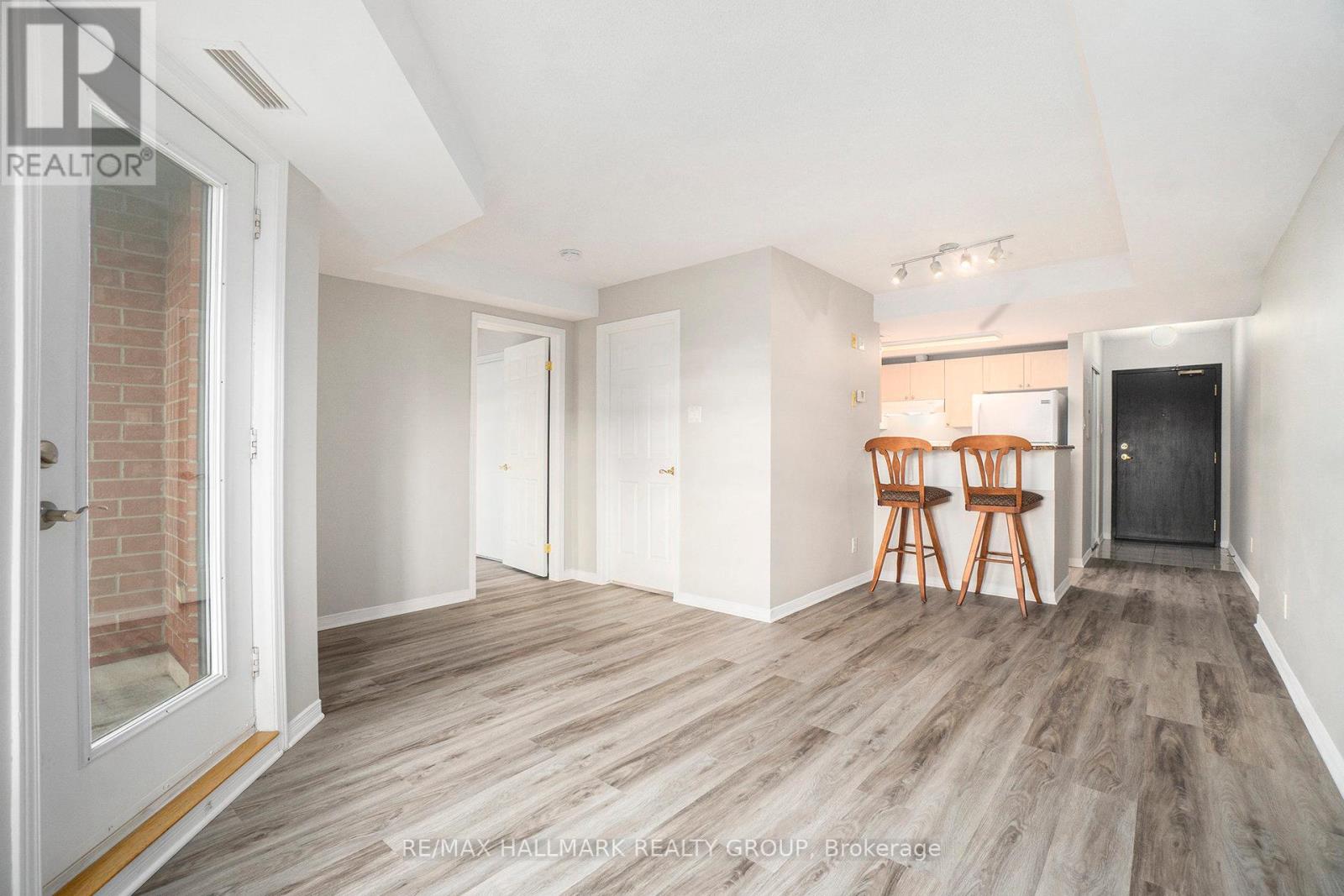 8f - 310 Central Park Drive, Ottawa, Ontario  K2C 4G4 - Photo 8 - X12544734