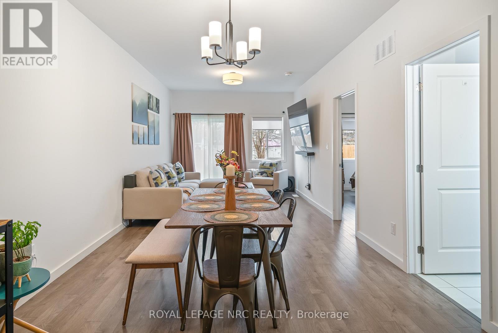 305 Chaffey Street, Welland, Ontario L3B 0K5 - Photo 11 - X12544810