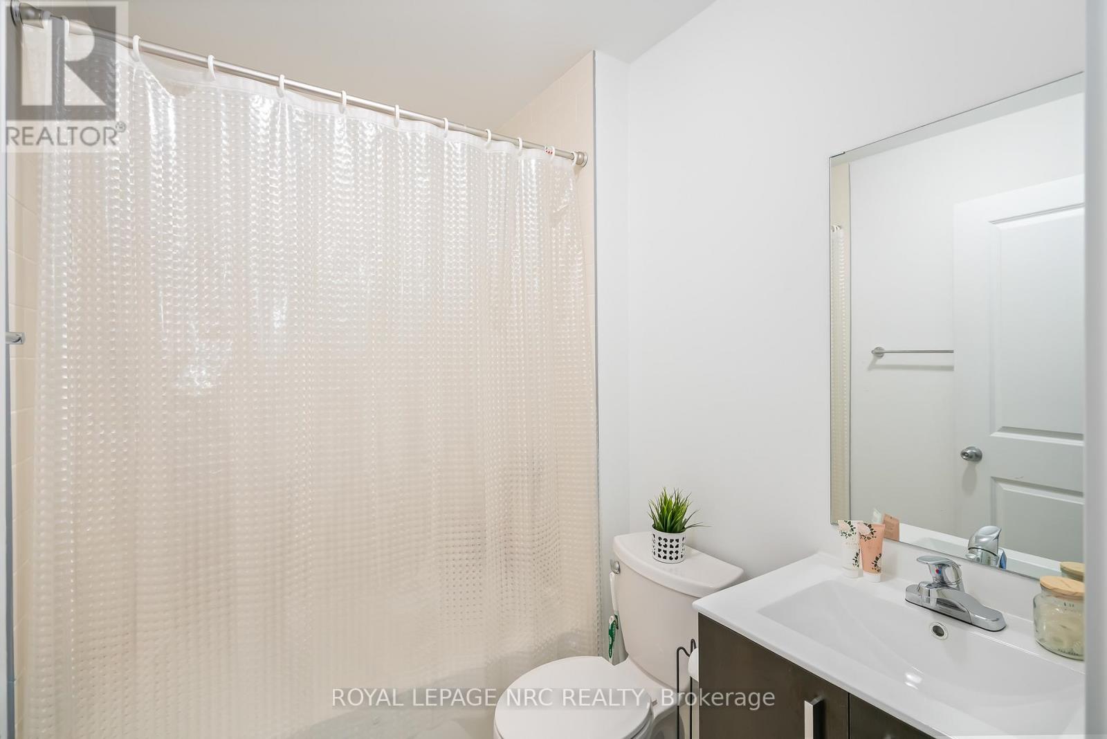 305 Chaffey Street, Welland, Ontario L3B 0K5 - Photo 23 - X12544810