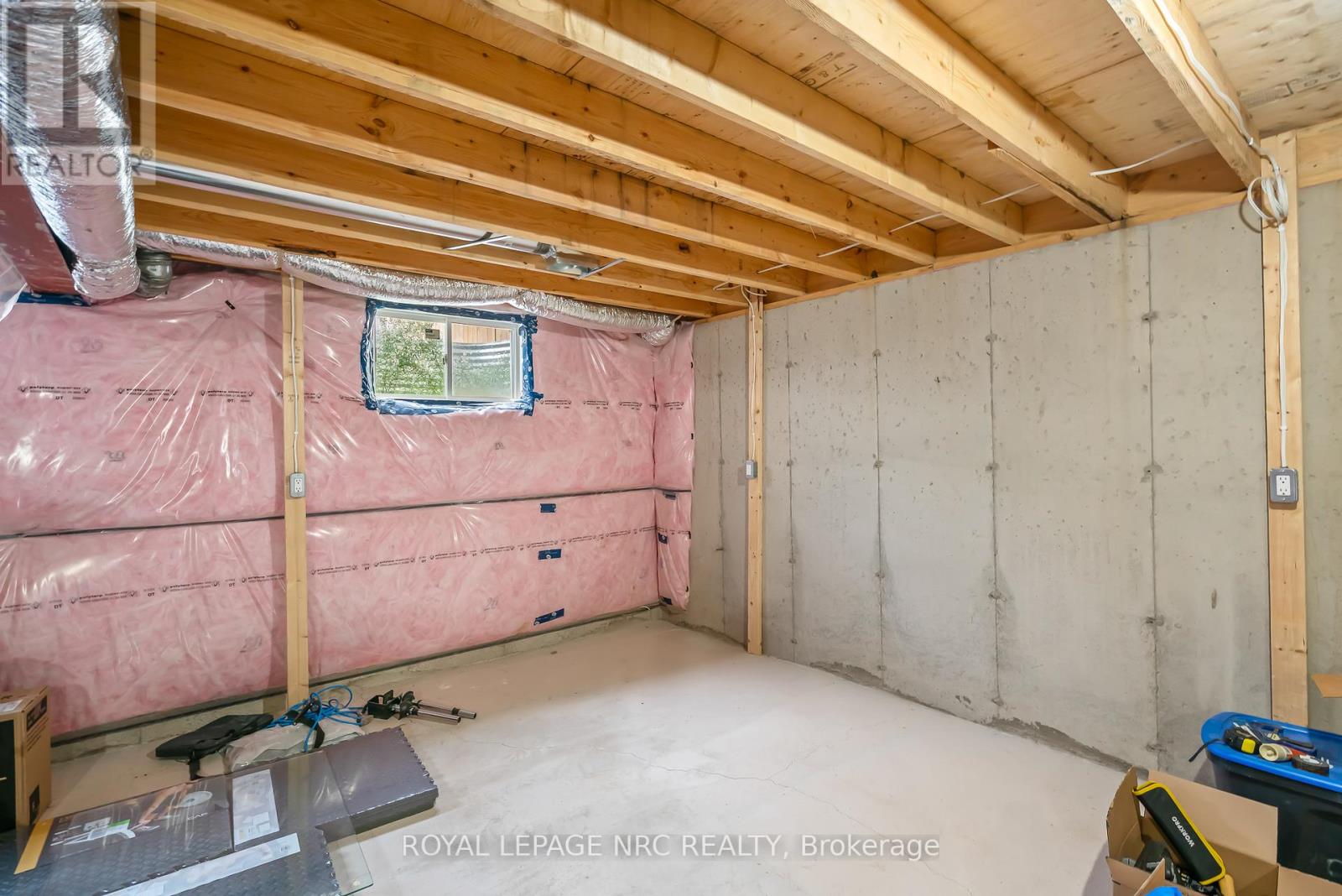 305 Chaffey Street, Welland, Ontario L3B 0K5 - Photo 24 - X12544810