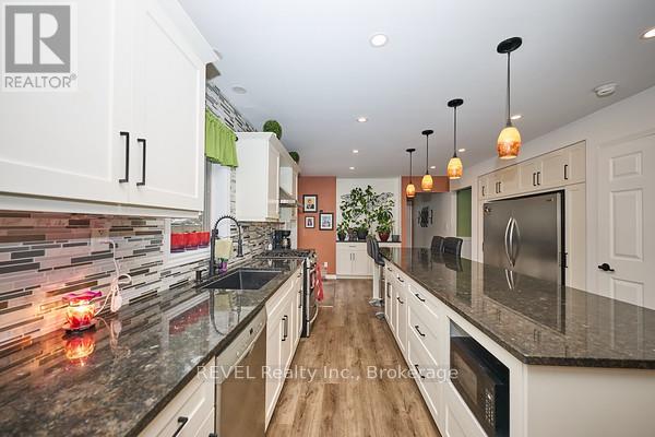 69 Rolling Meadows Boulevard S, Pelham, Ontario L0S 1E4 - Photo 10 - X12544946