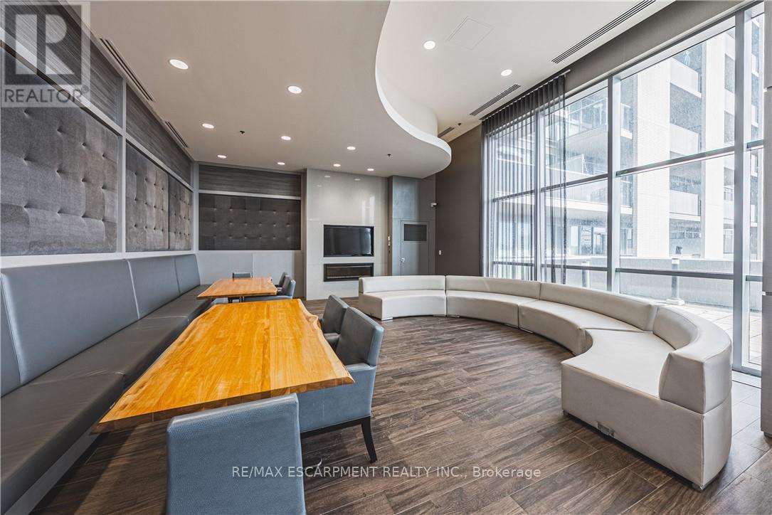 2001 - 2093 Fairview Street, Burlington, Ontario  L7R 0E6 - Photo 36 - W12544592