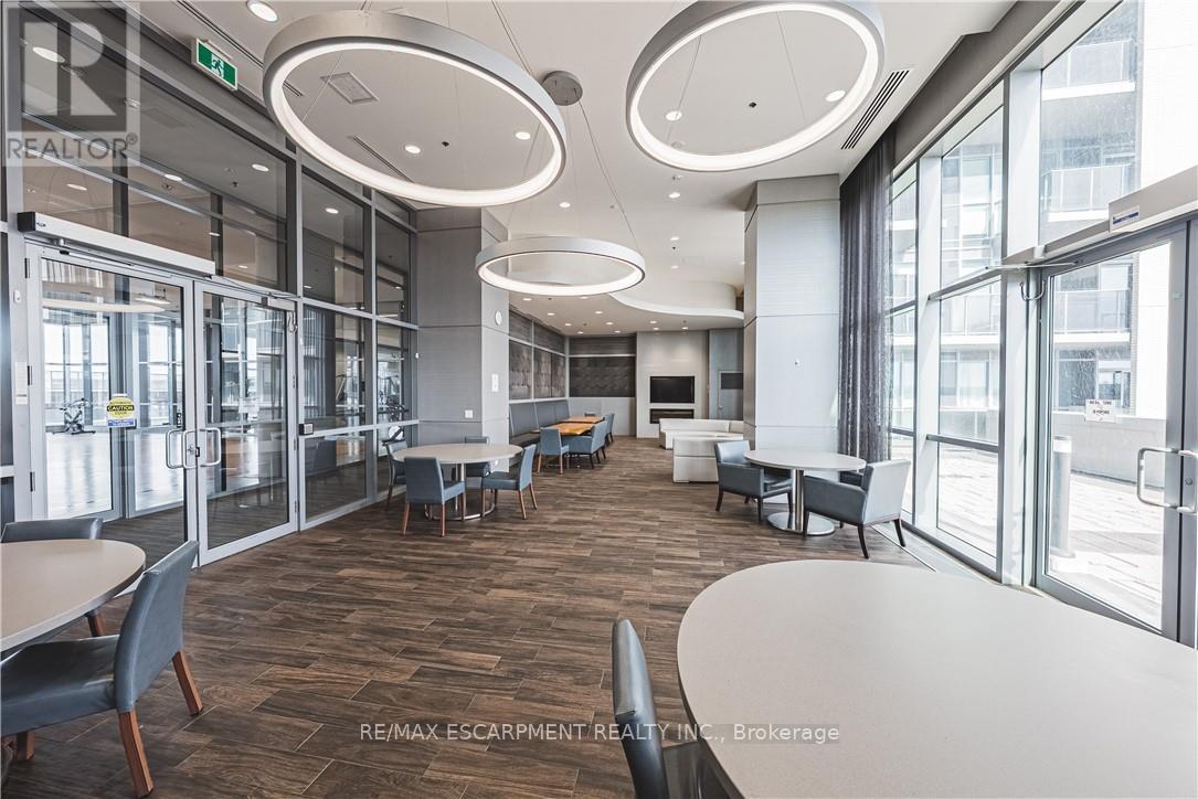 2001 - 2093 Fairview Street, Burlington, Ontario  L7R 0E6 - Photo 37 - W12544592