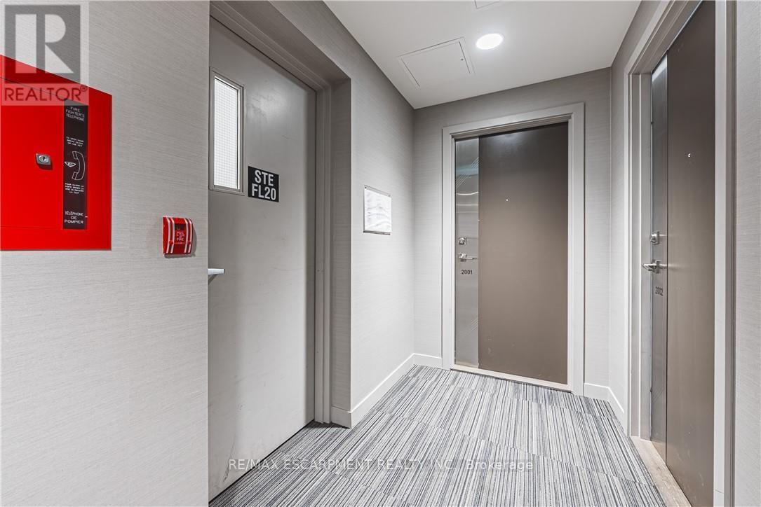 2001 - 2093 Fairview Street, Burlington, Ontario  L7R 0E6 - Photo 8 - W12544592